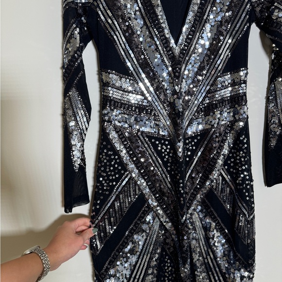 EXPRESS Patterned Silver Sequin Mesh
Longsleeve Mini Dress Small - Picture 8 of 12